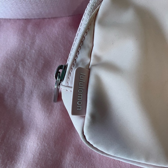 Lululemon belt bag in flush pink - Picture 8 of 10